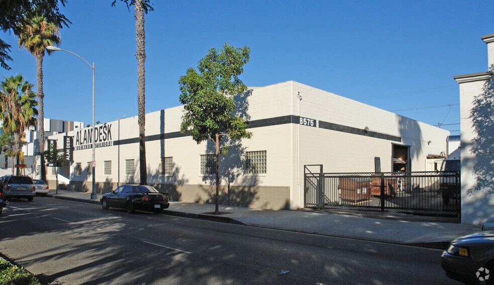 More Photos Of 8571-8575 Washington Blvd, Los Angeles Freestanding For Lease