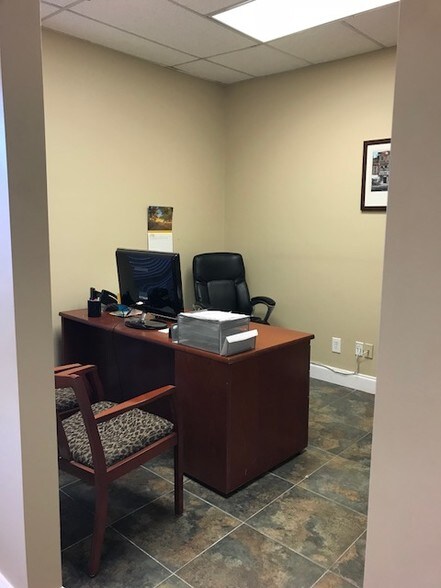 More Photos Of 3300 S Congress Ave, Boynton Beach Showroom For Lease