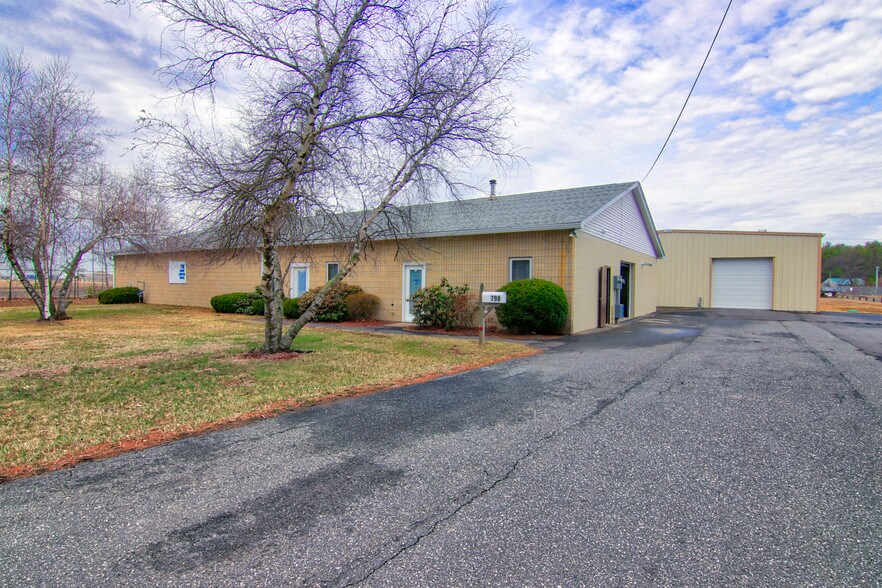 Primary Photo Of 798 Airport Industrial Park Rd, Westfield Warehouse For Sale
