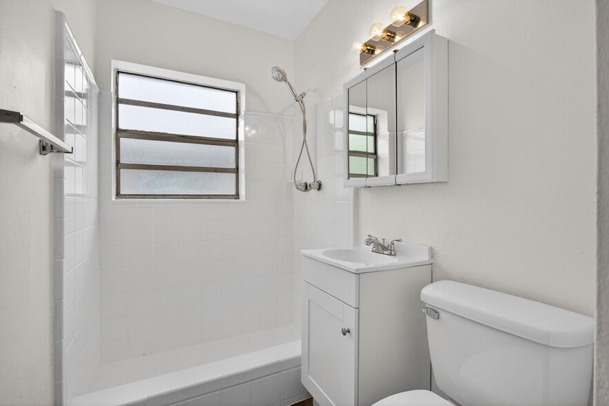 More Photos Of 2275-2281 NE 12th St, Pompano Beach Apartments For Sale