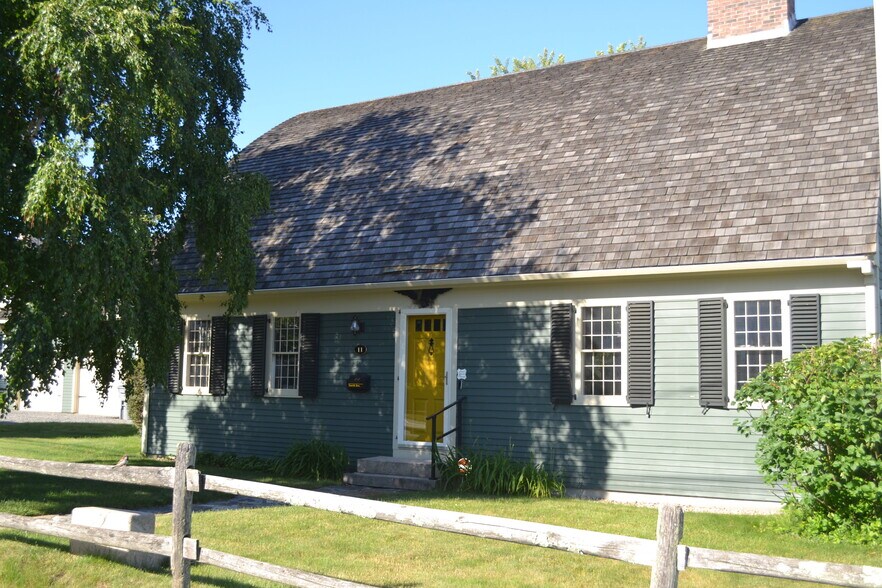 More Photos Of 11 Smith Ave, Niantic Office Residential For Sale