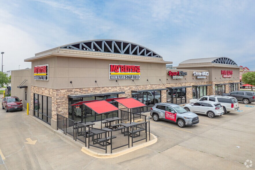 Primary Photo Of 631 SW 19th St, Moore Freestanding For Lease