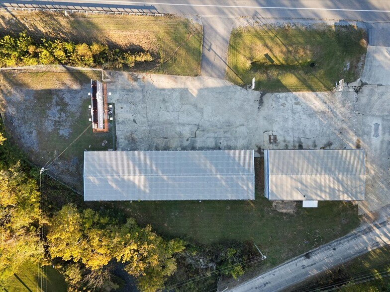 More Photos Of 13605-13609 State Highway 75, Remlap Service For Sale