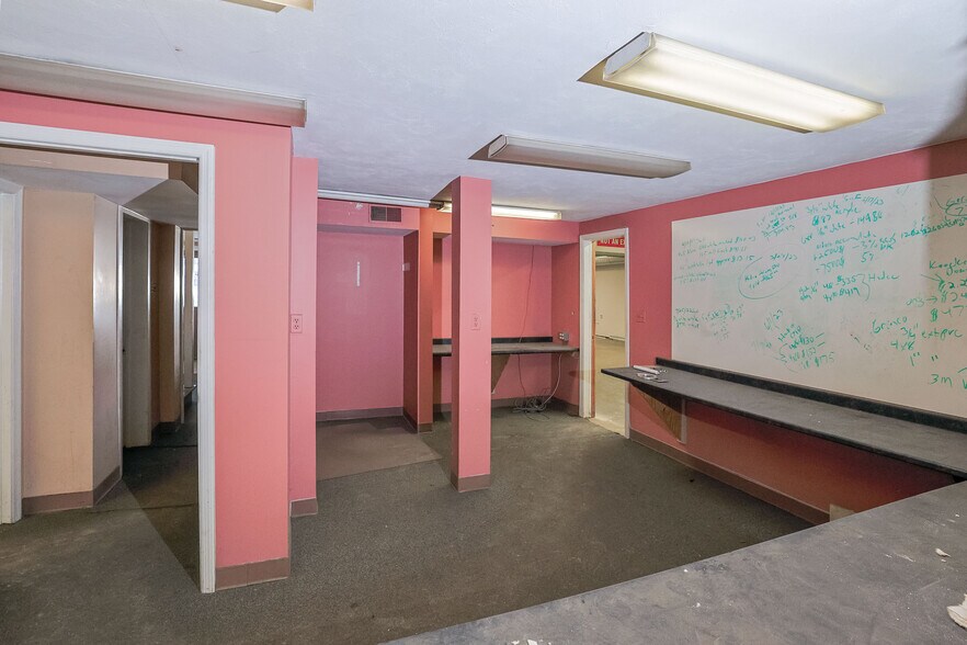 More Photos Of 97 N Clinton St, Poughkeepsie Light Manufacturing For Sale