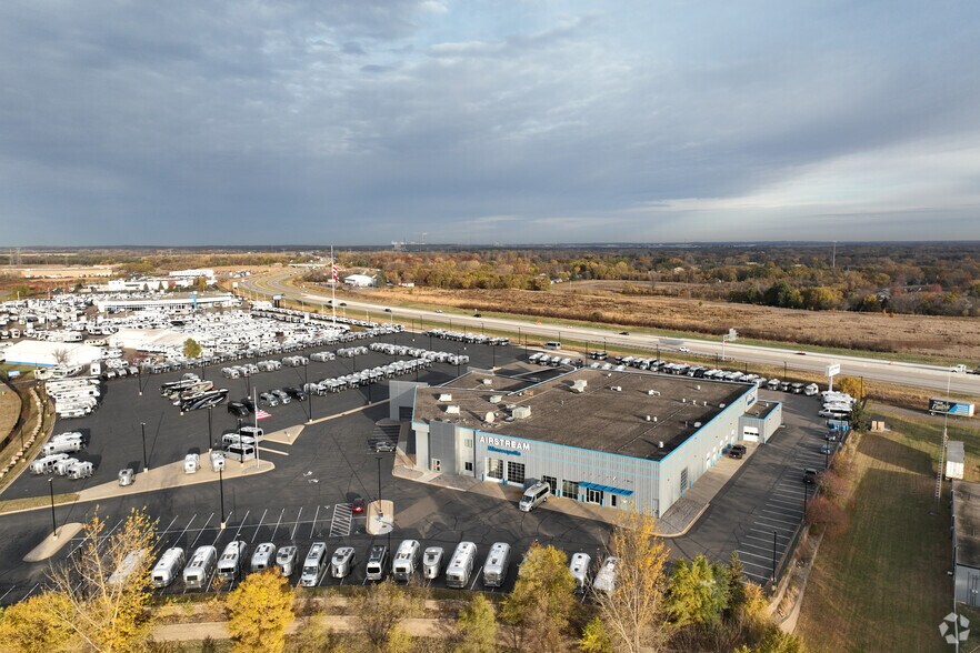 More Photos Of 3939 W Chelsea Rd, Monticello Auto Dealership For Sale