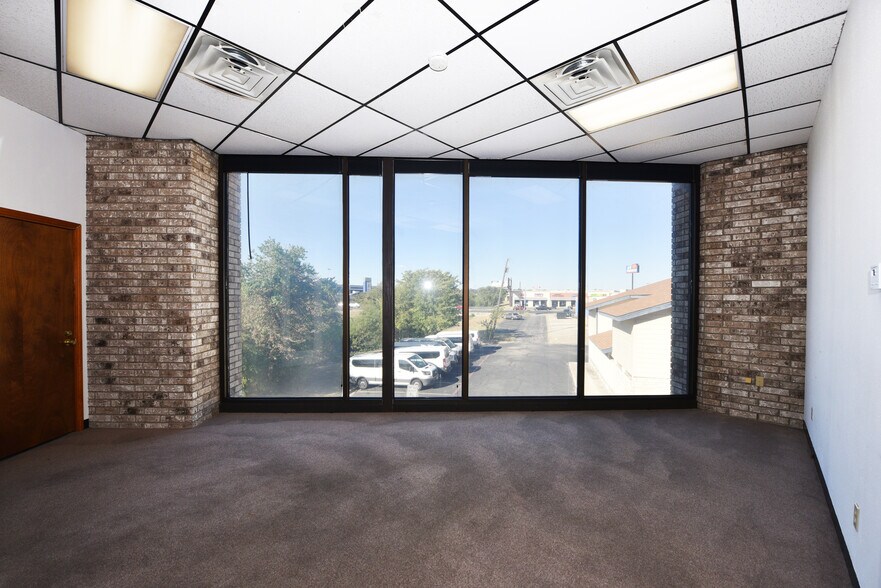 More Photos Of 2210 E Central Texas Expy, Killeen Office Residential For Lease