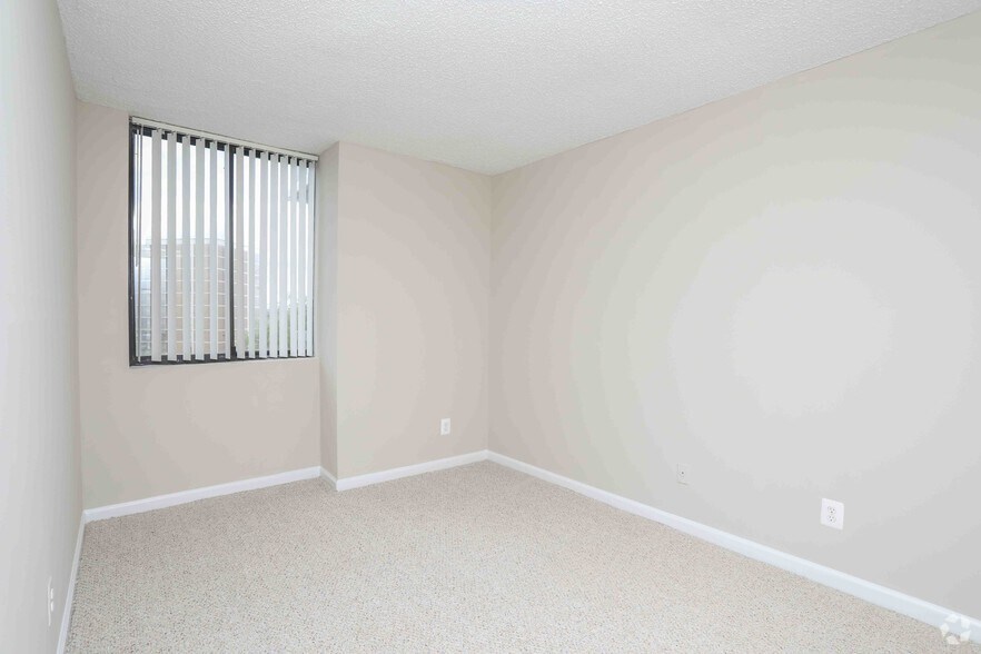 More Photos Of 1350 Beverly Rd, McLean Apartments For Lease