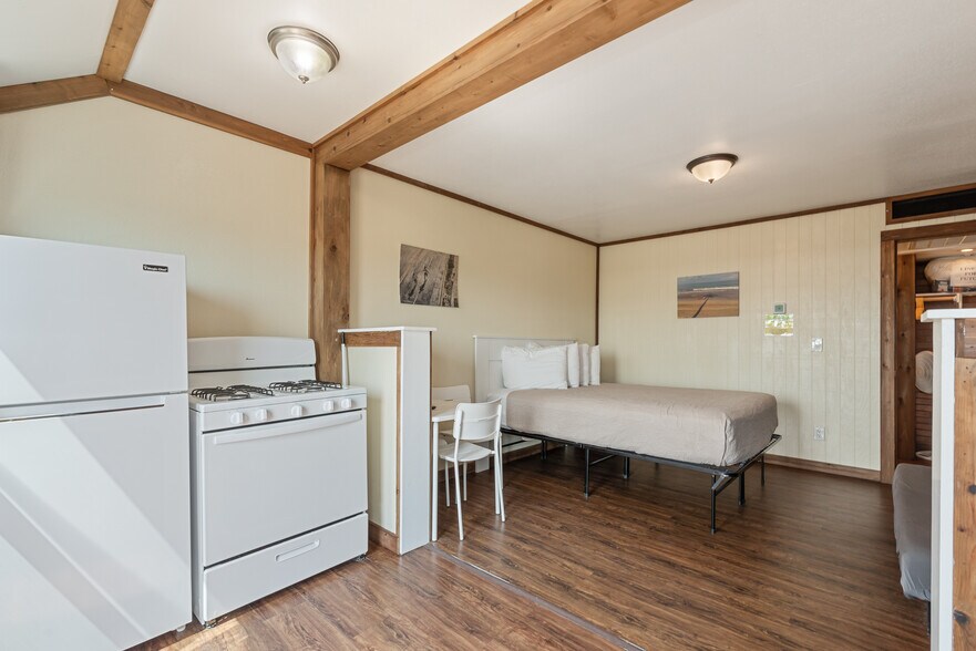 More Photos Of 630 Banyan Beach Dr, Port Aransas Hotel For Sale