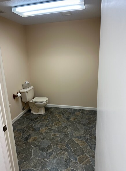 More Photos Of 1801 Hulman St, Terre Haute Industrial For Sale
