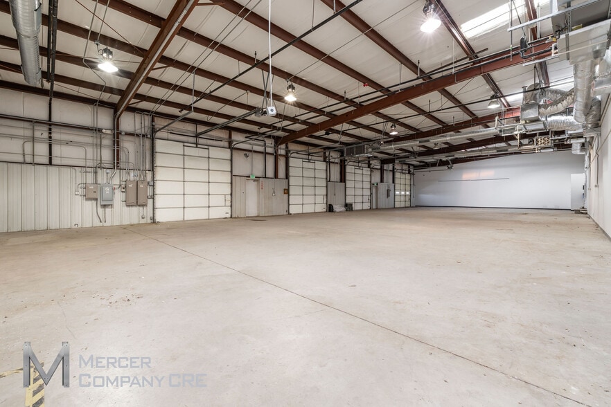 More Photos Of 8317 Gateway Ter, Oklahoma City Showroom For Sale