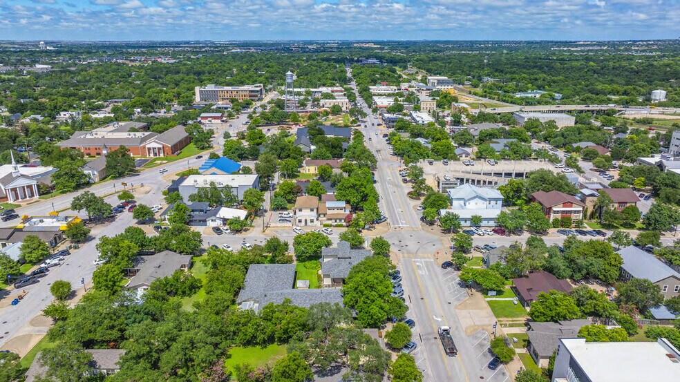 More Photos Of 306 W Main Ave, Round Rock General Retail For Sale