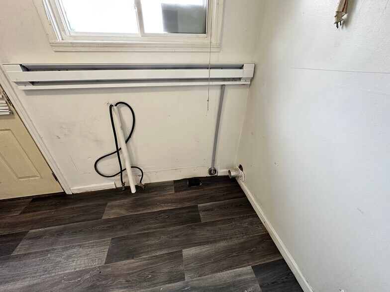 More Photos Of 1831 N C St, Elwood Apartments For Sale