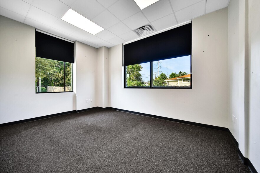 More Photos Of 5939 Albert Dr, Humble Light Distribution For Sale