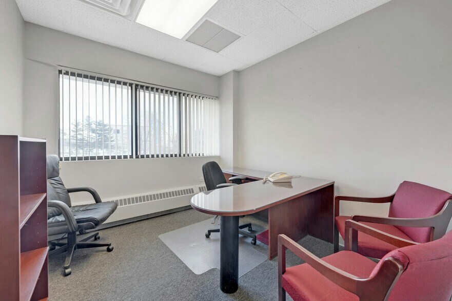 More Photos Of 970 N Broadway, Yonkers Medical For Lease