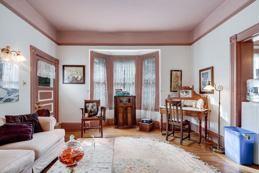 More Photos Of , Sonoma Unknown For Sale