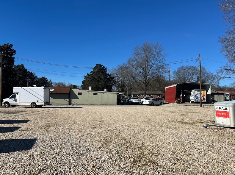 More Photos Of 705 E Fairfield Rd, High Point General Retail For Sale