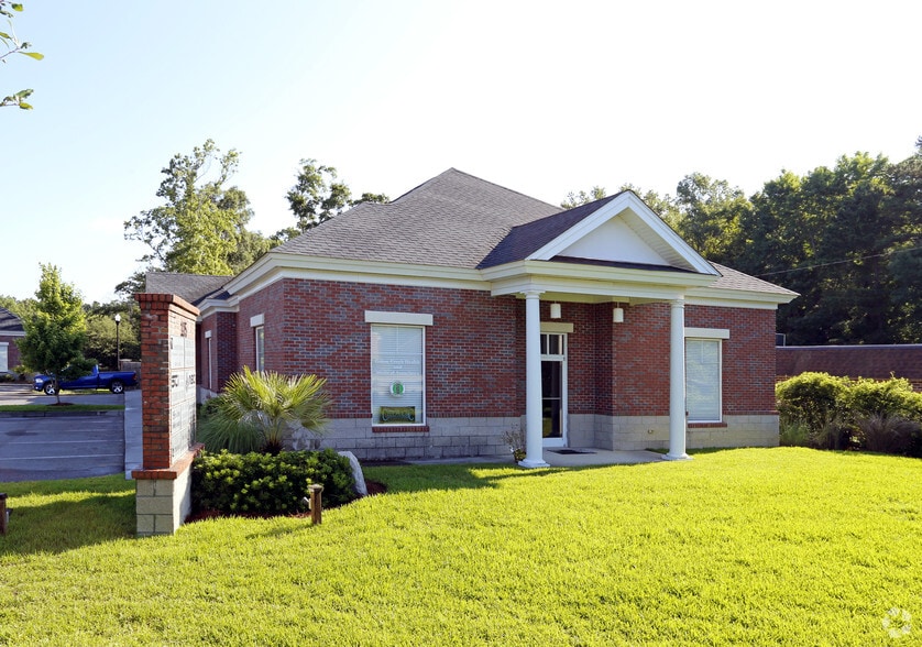 Primary Photo Of 105 Central Ave, Goose Creek Office Residential For Lease