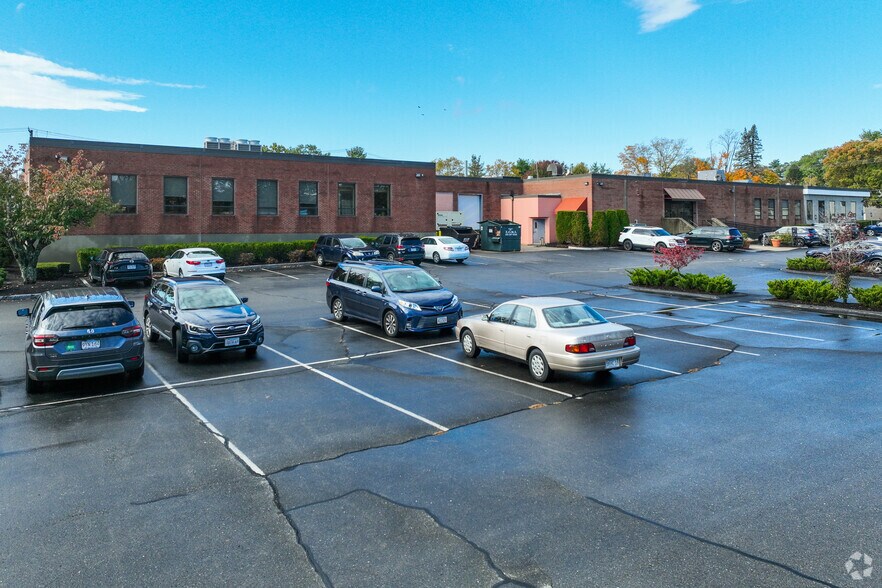 More Photos Of 125 Newbury St, Framingham Specialty For Lease