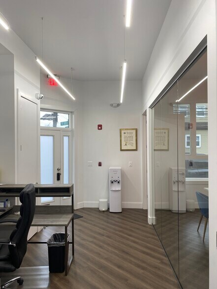 More Photos Of 91 E 21st St, Bayonne Office For Lease