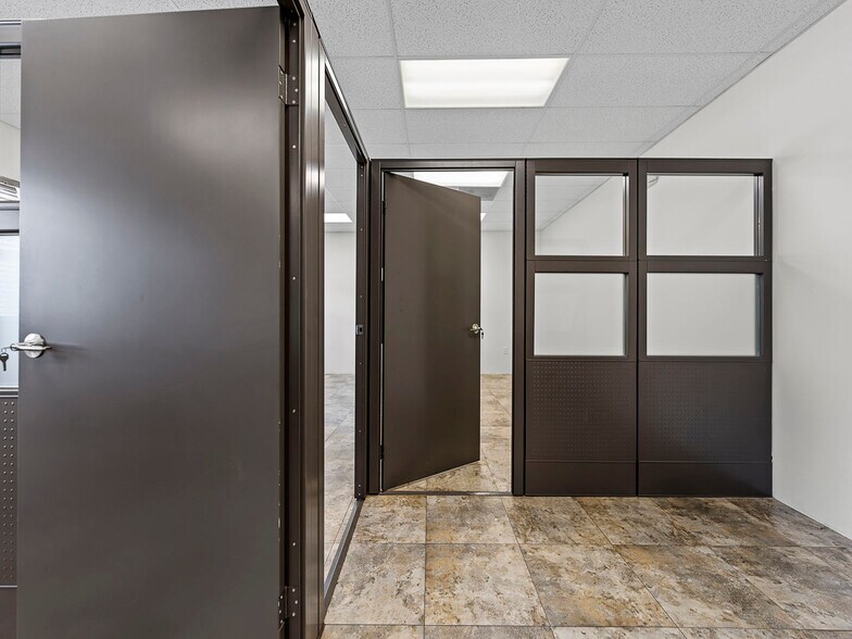 More Photos Of 10900 NW 21st St, Miami Warehouse For Sale