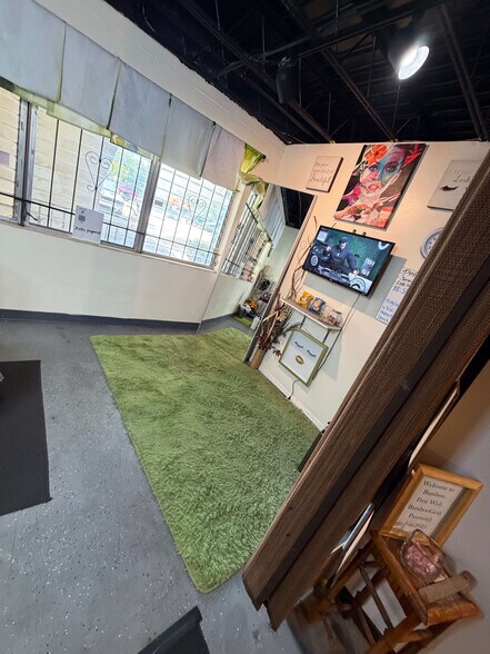 More Photos Of 157 E 8th St, Jacksonville General Retail For Sale