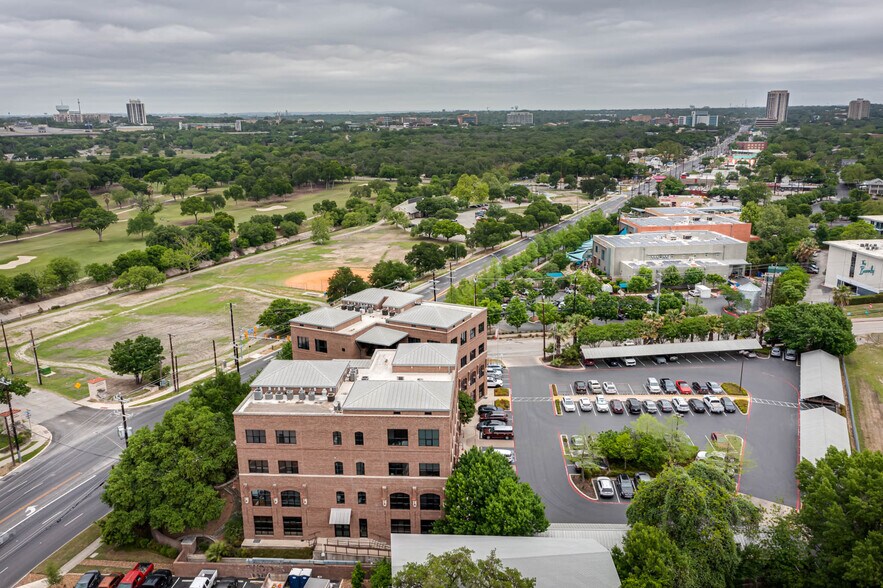 More Photos Of 2632 Broadway St, San Antonio Medical For Lease