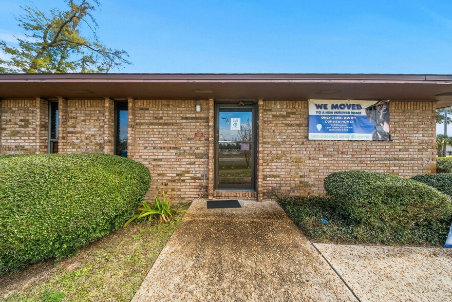 More Photos Of 4740 Highway 389, Lynn Haven Veterinarian Kennel For Lease