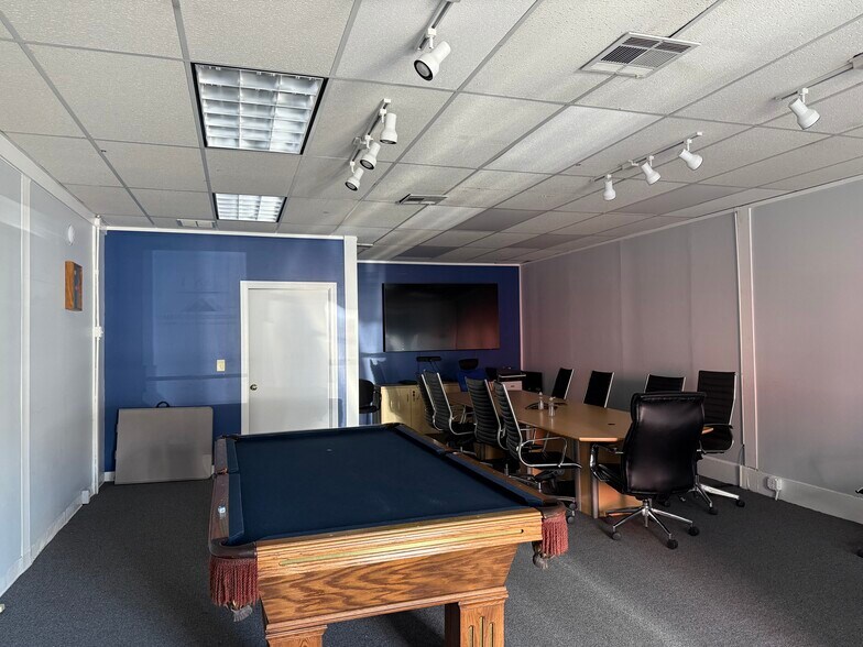 More Photos Of 32-36 Milk St, Westborough Office For Sale