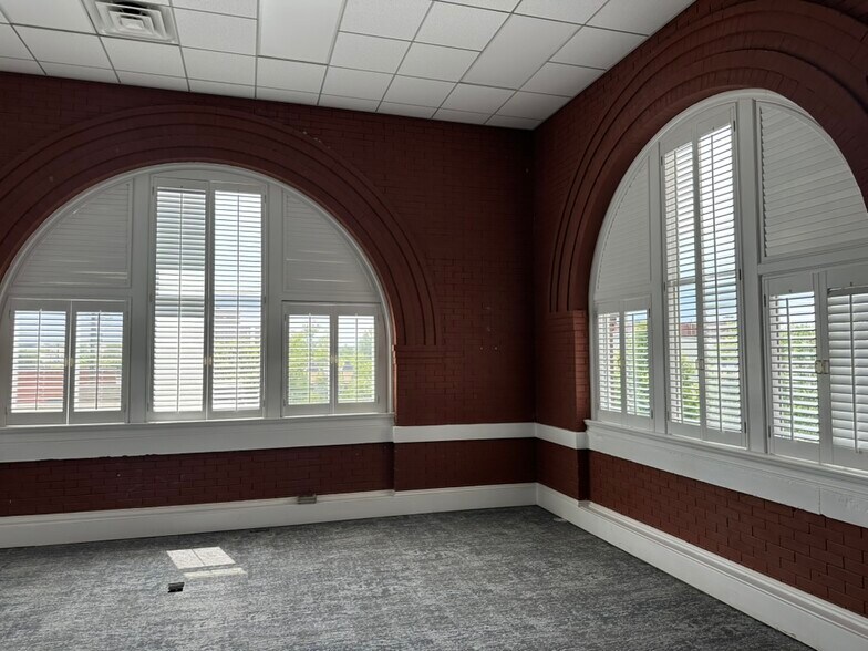 More Photos Of 1200 6th Ave, Columbus Office For Lease