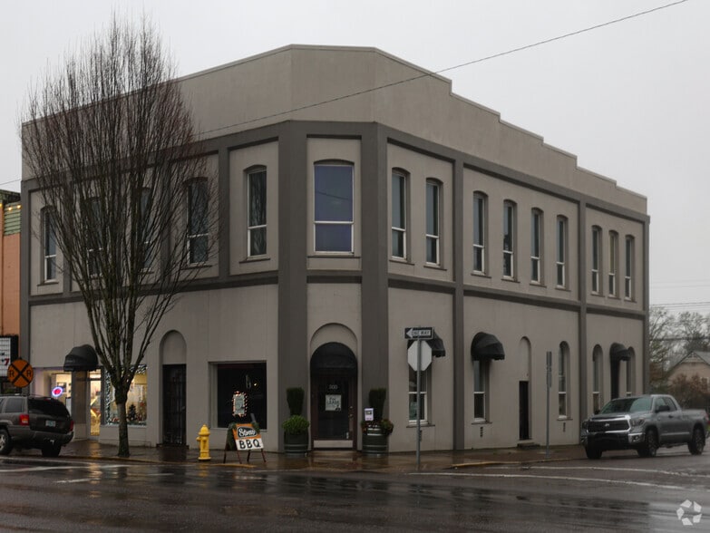 Primary Photo Of 300 E 1st St, Newberg Storefront Retail Residential For Lease