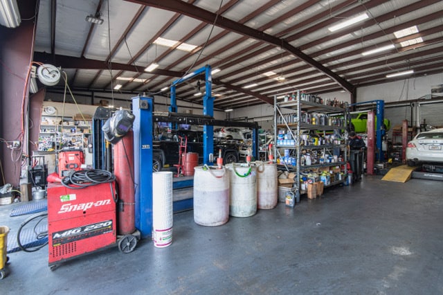 More Photos Of 4660-4666 Jonesboro Rd, Forest Park, Forest Park Auto Repair For Sale