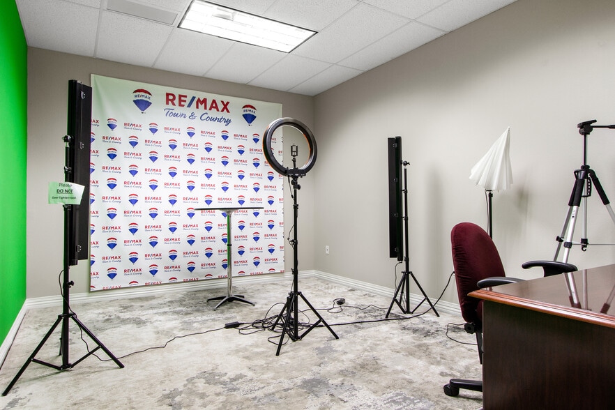 More Photos Of 301 S Watters Rd, Allen Office For Lease