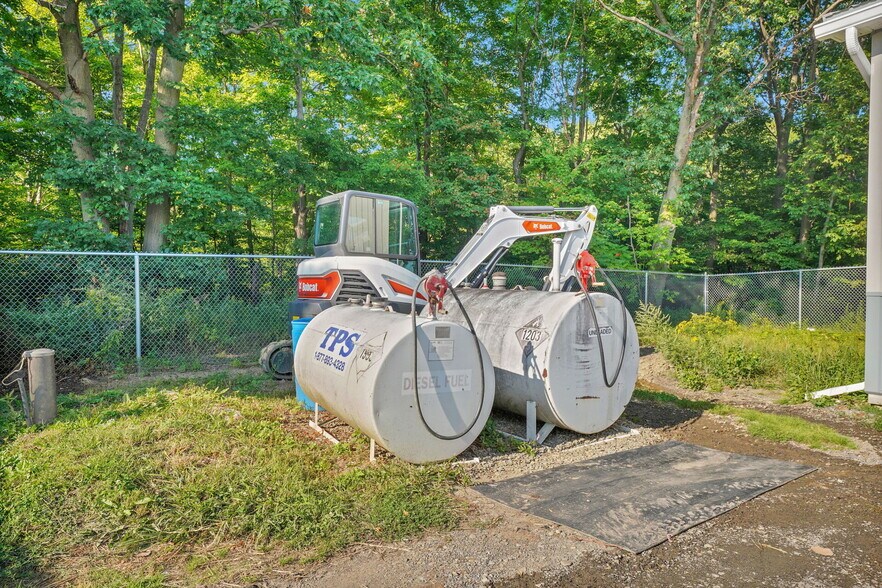 More Photos Of 12486 Beebe Rd, Silver Creek Golf Course Driving Range For Sale