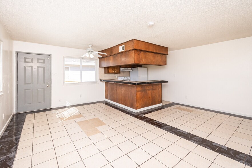 More Photos Of 10 Nedra Ct, Sacramento Apartments For Sale