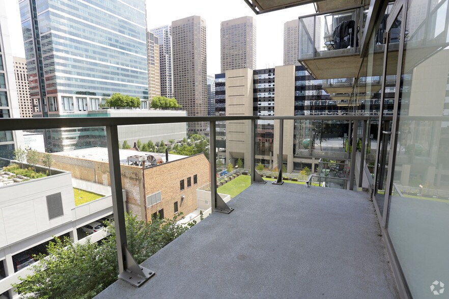 More Photos Of 123 N Desplaines St, Chicago Apartments For Lease