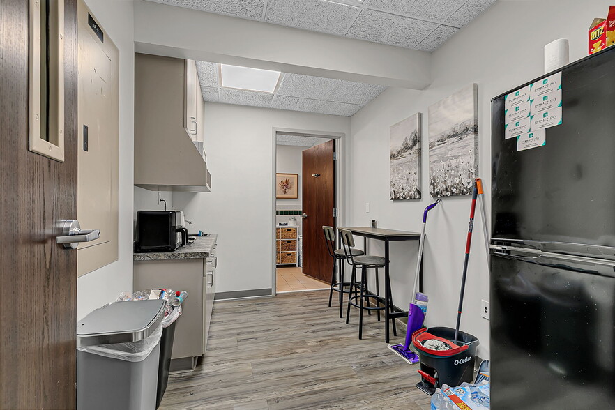 More Photos Of 1511 Northway Dr, Saint Cloud Medical For Sale