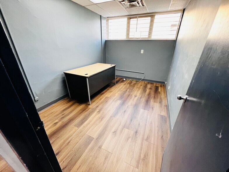 More Photos Of 200 E 75th St, Chicago Office For Lease