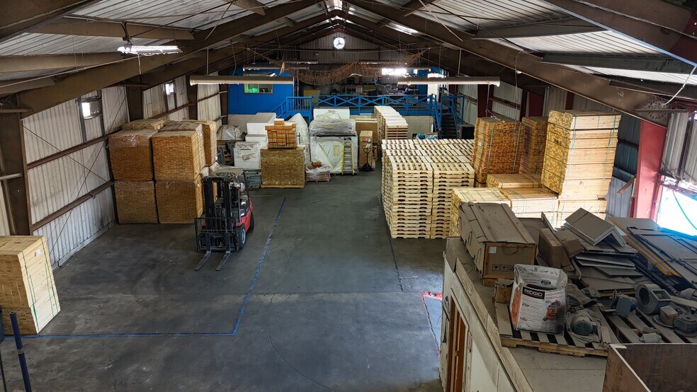 More Photos Of 14 Holomua St, Hilo Warehouse For Lease