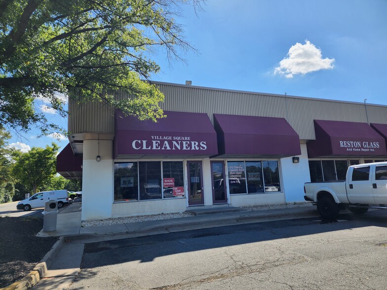 Primary Photo Of 129-139 Spring St, Herndon Showroom For Sale