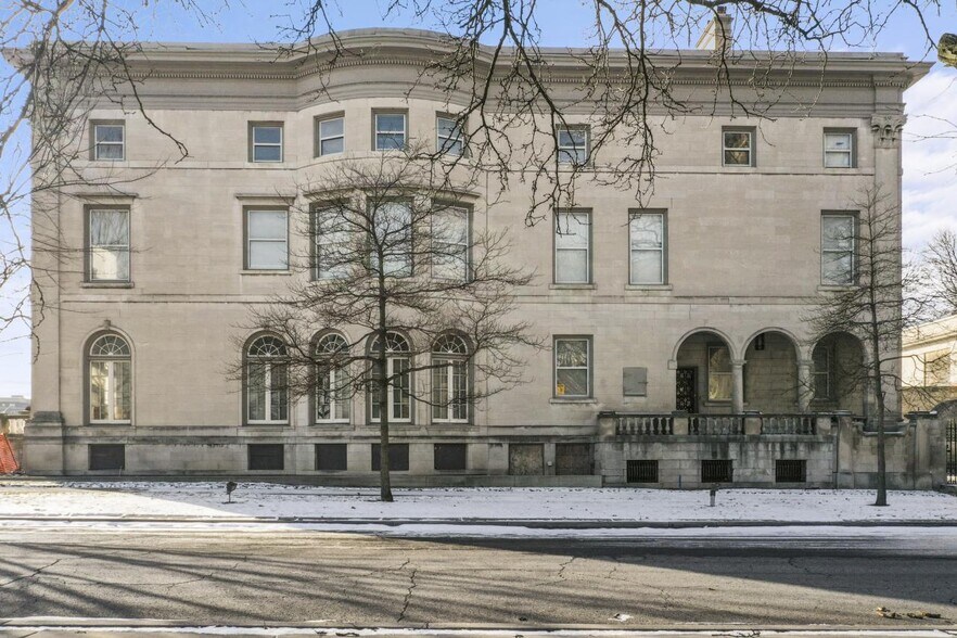 More Photos Of 8469 E Jefferson Ave, Detroit Office Residential For Sale