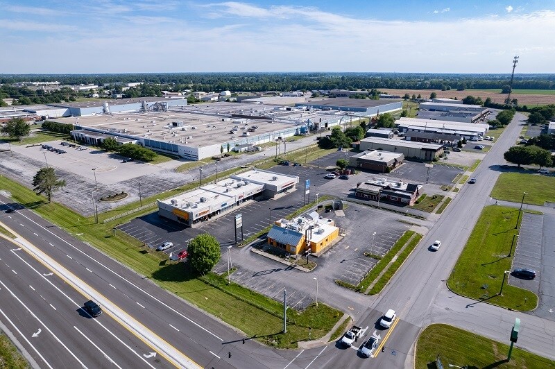 More Photos Of 91-99 Crossfield Ct, Versailles Unknown For Lease