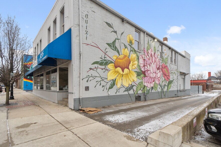 More Photos Of 132 W Pearl St, Jackson Storefront For Sale