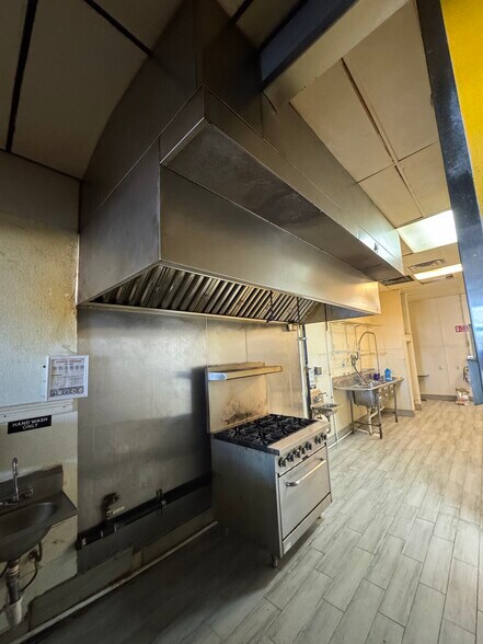 More Photos Of 6111-6127 N Fry Rd, Katy Unknown For Lease