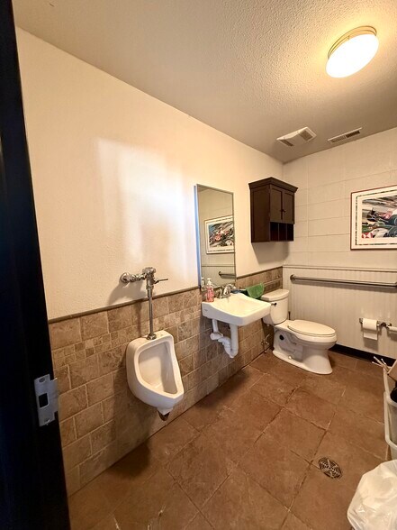 More Photos Of 5745 Independence St, Arvada Auto Repair For Sale