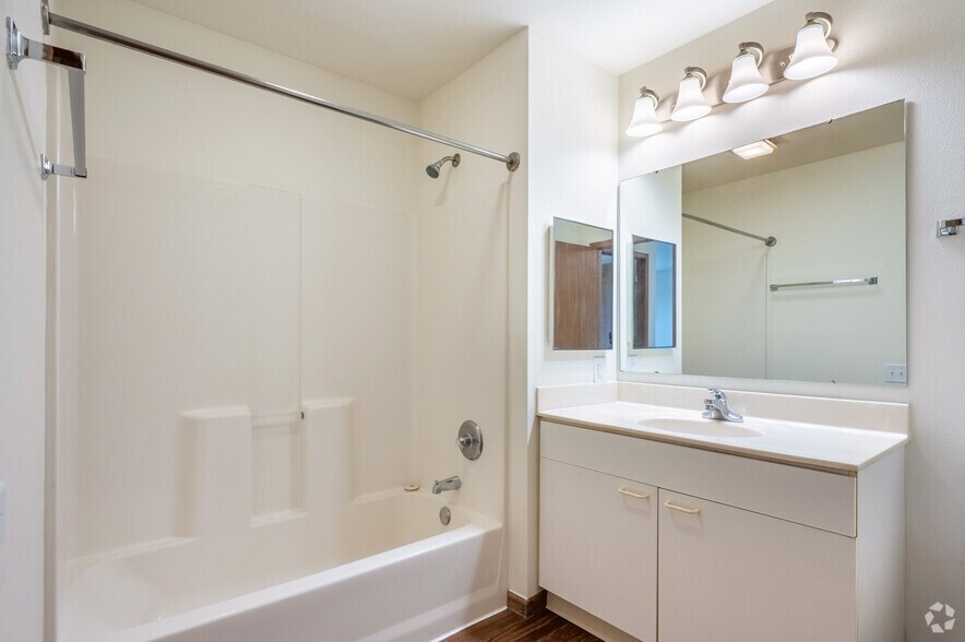 More Photos Of 1035 Pleasant St, Beloit Apartments For Lease