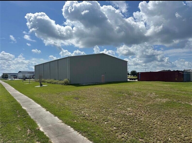 More Photos Of 1721 Leesburg Commons Ct, Leesburg Distribution For Sale