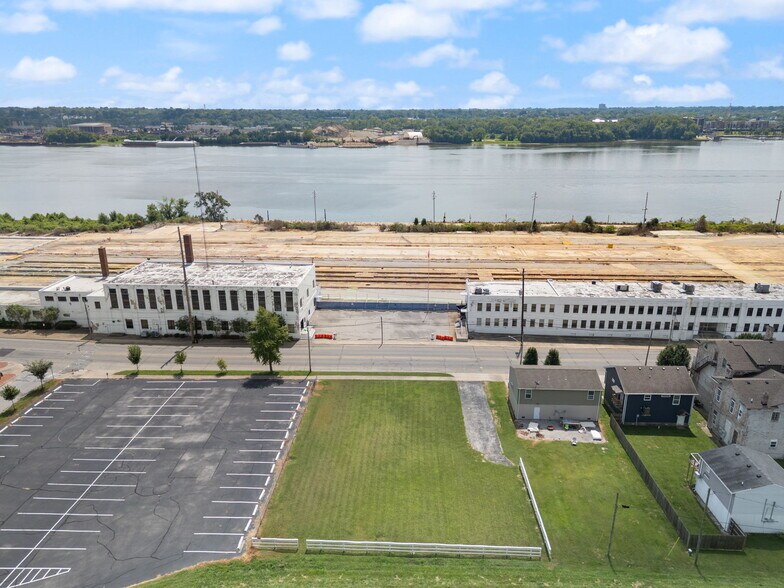 More Photos Of 1021 E Market St, Jeffersonville Land For Sale