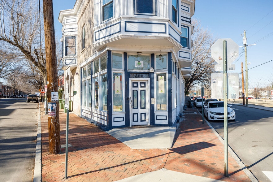 More Photos Of 300 W Clay St, Richmond Storefront Retail Residential For Lease