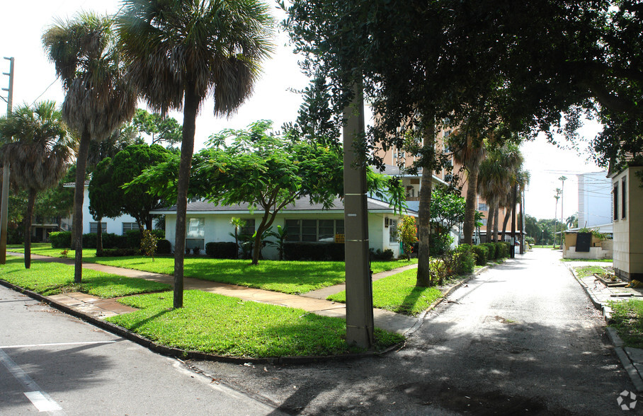 Primary Photo Of 1121 Beach Dr NE, Saint Petersburg Apartments For Sale