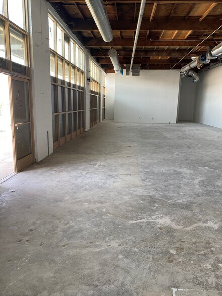 More Photos Of 580 S Alameda St, Los Angeles Storefront Retail Office For Lease